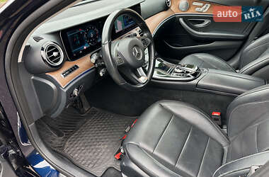 Седан Mercedes-Benz E-Class 2017 в 