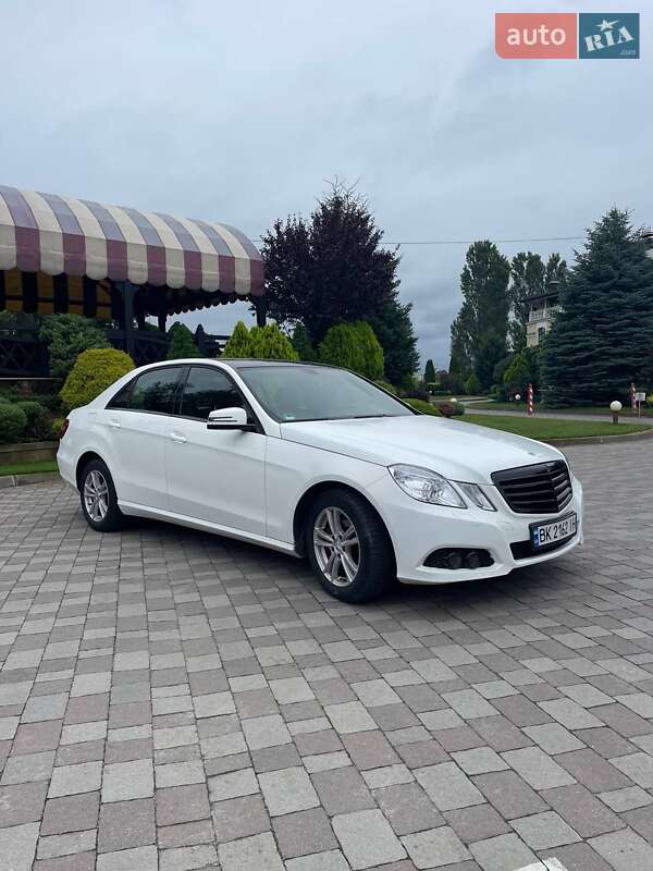 Седан Mercedes-Benz E-Class 2011 в Сарнах фото 10 Седан Mercedes-Benz E-Class 2011 в Сарнах