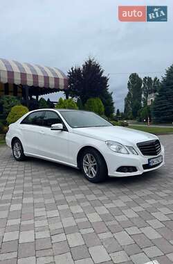 Седан Mercedes-Benz E-Class 2011 в 