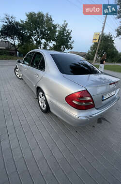 Седан Mercedes-Benz E-Class 2002 в 