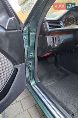 Седан Mercedes-Benz E-Class 1995 в 