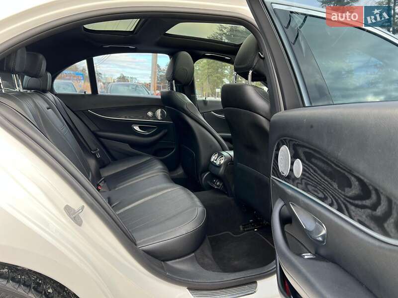 Седан Mercedes-Benz E-Class 2018 в Луцке фото 8 Седан Mercedes-Benz E-Class 2018 в Луцке