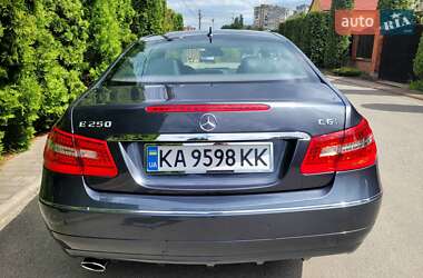Купе Mercedes-Benz E-Class 2010 в 