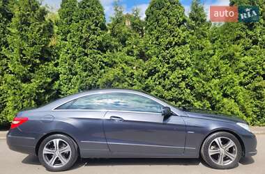 Купе Mercedes-Benz E-Class 2010 в 