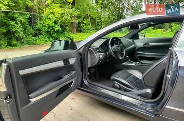 Купе Mercedes-Benz E-Class 2010 в 
