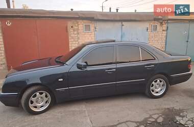 Седан Mercedes-Benz E-Class 1996 в 