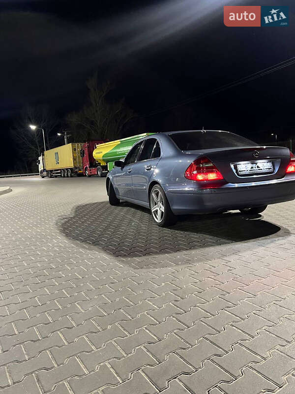 Седан Mercedes-Benz E-Class 2006 в Киеве