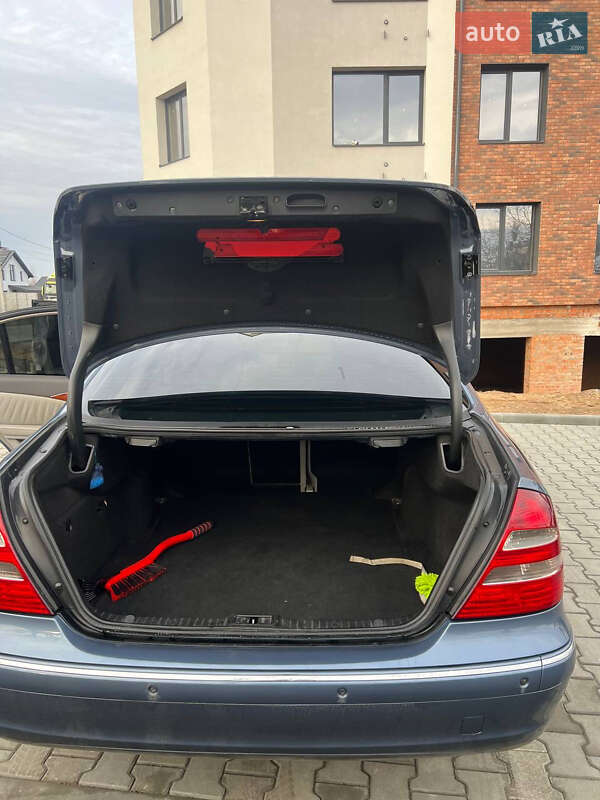 Седан Mercedes-Benz E-Class 2006 в Киеве