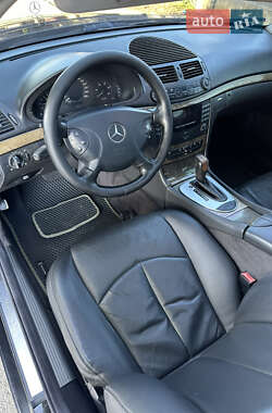 Седан Mercedes-Benz E-Class 2002 в 