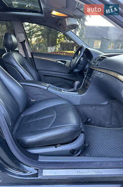 Седан Mercedes-Benz E-Class 2002 в 