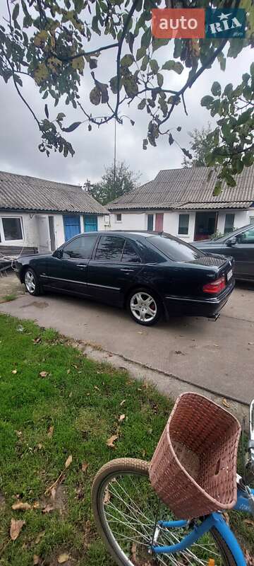 Седан Mercedes-Benz E-Class 2002 в Києві