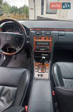 Седан Mercedes-Benz E-Class 2002 в  фото 21 Седан Mercedes-Benz E-Class 2002 в
