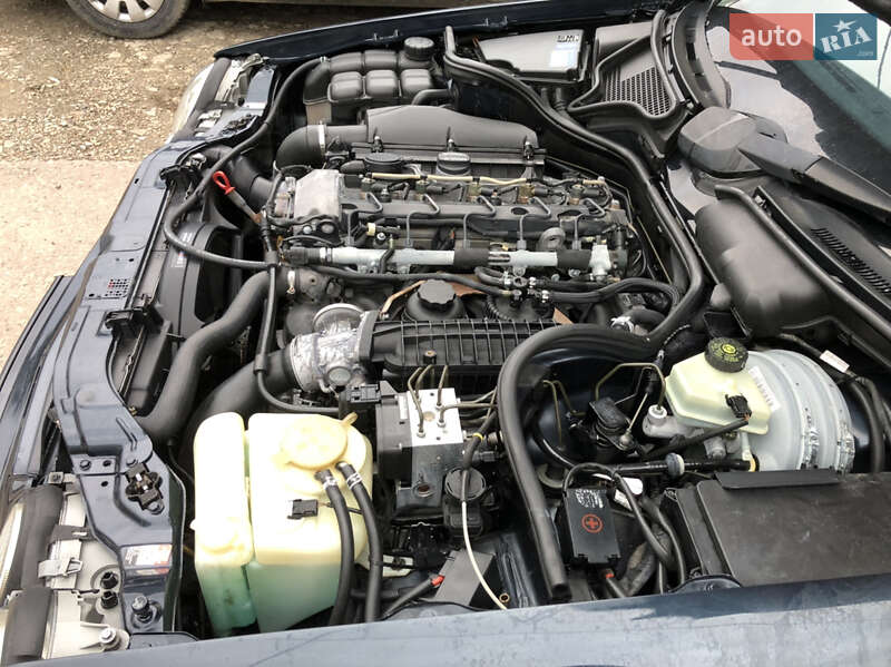 Седан Mercedes-Benz E-Class 2001 в Самборе