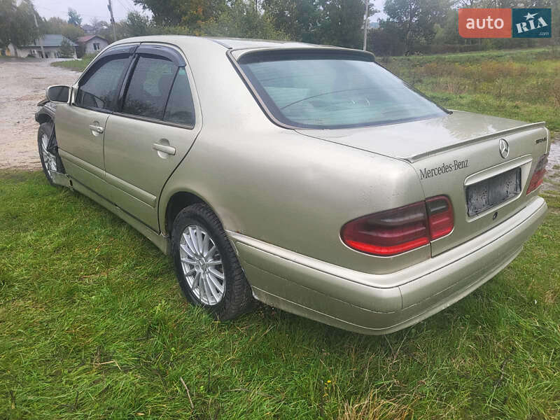 Седан Mercedes-Benz E-Class 1998 в Тернополе