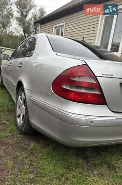 Седан Mercedes-Benz E-Class 2004 в  фото 2 Седан Mercedes-Benz E-Class 2004 в