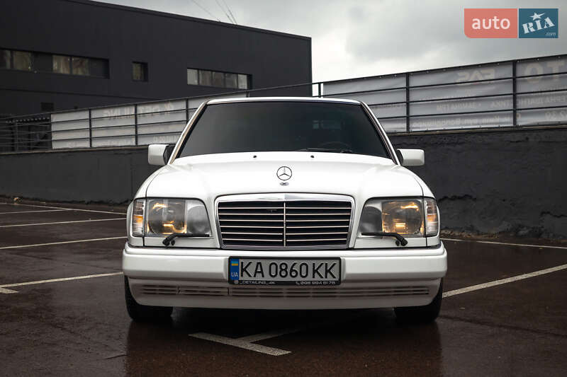 Седан Mercedes-Benz E-Class 1994 в Киеве