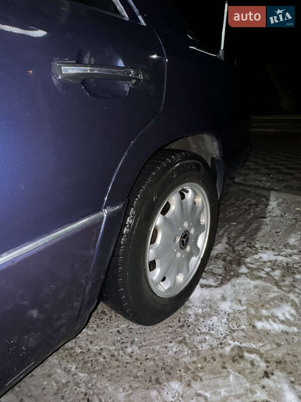 Седан Mercedes-Benz E-Class 1995 в Хмельницком
