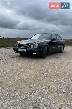 Седан Mercedes-Benz E-Class 2001 в 