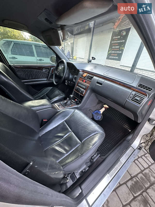Седан Mercedes-Benz E-Class 2000 в Казатине фото 7 Седан Mercedes-Benz E-Class 2000 в Казатине