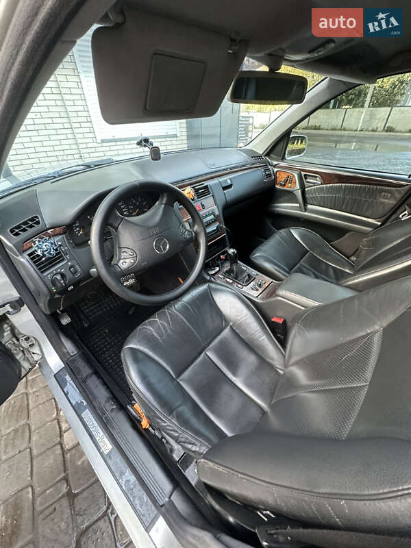 Седан Mercedes-Benz E-Class 2000 в Казатине фото 12 Седан Mercedes-Benz E-Class 2000 в Казатине