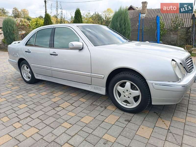 Седан Mercedes-Benz E-Class 1995 в Черновцах