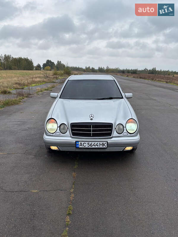 Седан Mercedes-Benz E-Class 1997 в Любешове