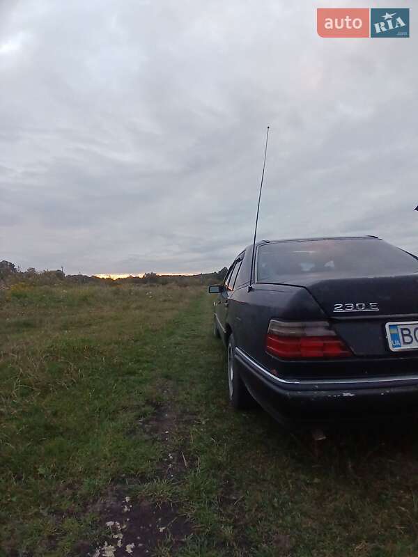 Седан Mercedes-Benz E-Class 1992 в Тернополе