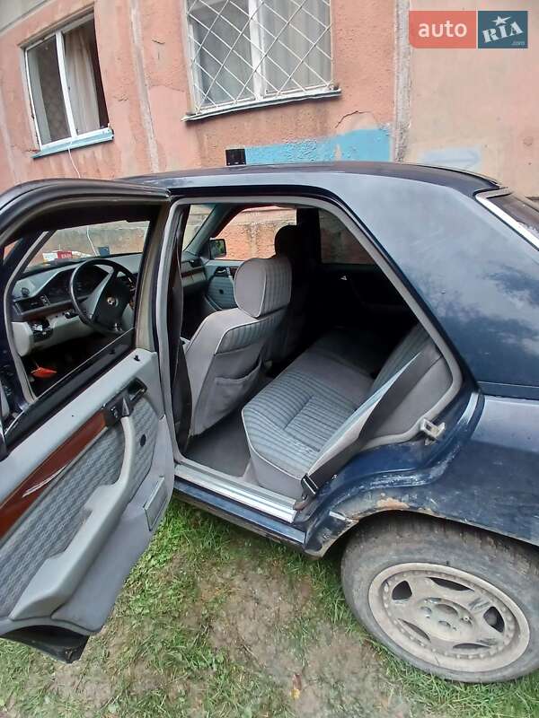 Седан Mercedes-Benz E-Class 1992 в Тернополе