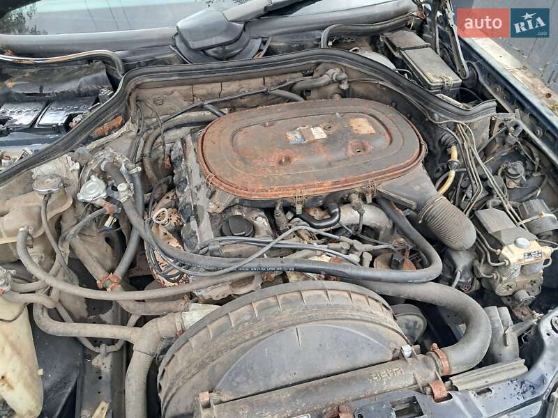 Седан Mercedes-Benz E-Class 1991 в Краснограде