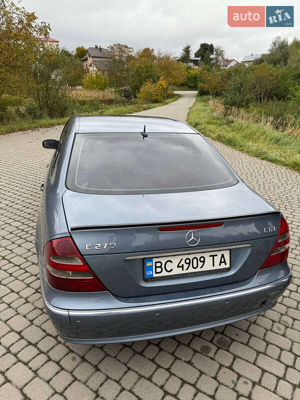 Седан Mercedes-Benz E-Class 2004 в Львове