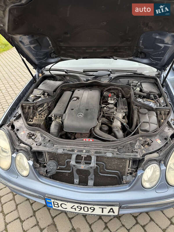 Седан Mercedes-Benz E-Class 2004 в Львове