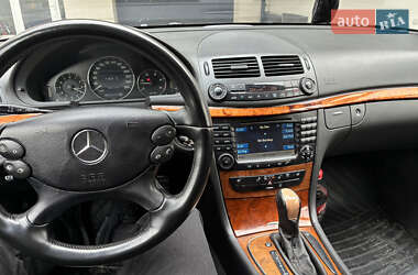 Седан Mercedes-Benz E-Class 2004 в  фото 9 Седан Mercedes-Benz E-Class 2004 в