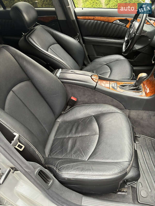 Седан Mercedes-Benz E-Class 2004 в Львове