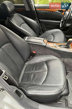 Седан Mercedes-Benz E-Class 2004 в  фото 25 Седан Mercedes-Benz E-Class 2004 в