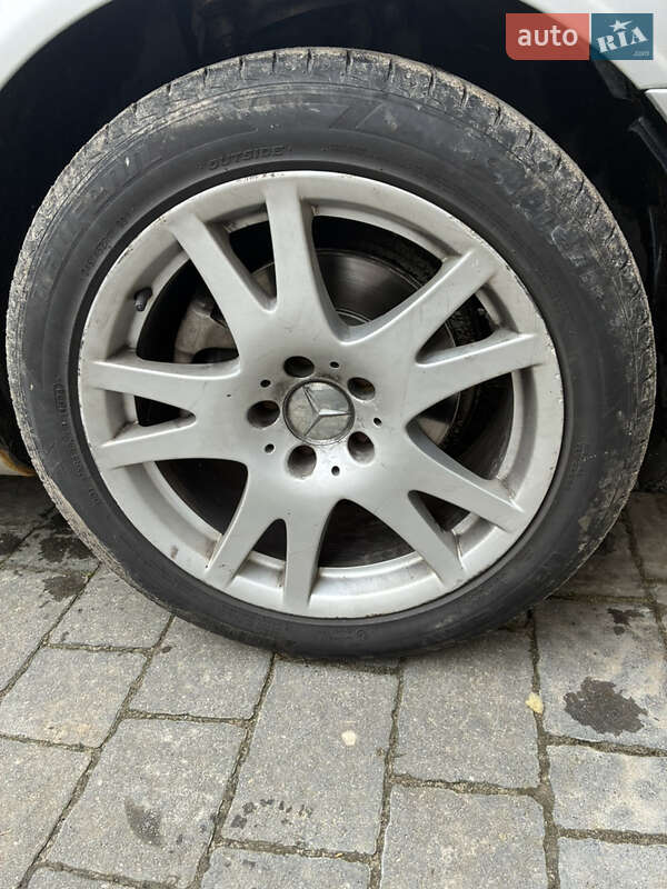 Седан Mercedes-Benz E-Class 2004 в Львове