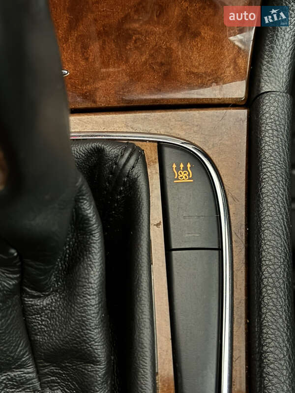 Седан Mercedes-Benz E-Class 2004 в Львове
