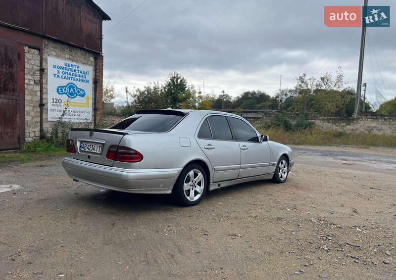 Седан Mercedes-Benz E-Class 2001 в Вінниці