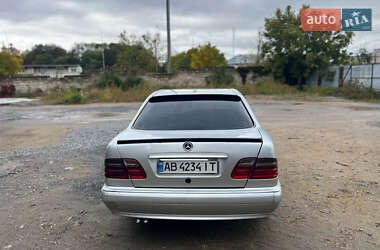 Седан Mercedes-Benz E-Class 2001 в 