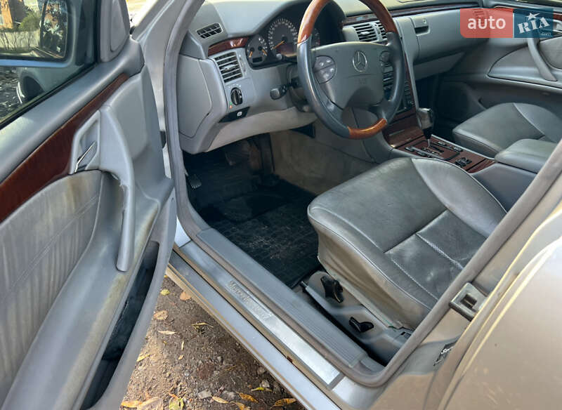 Седан Mercedes-Benz E-Class 2001 в Вінниці