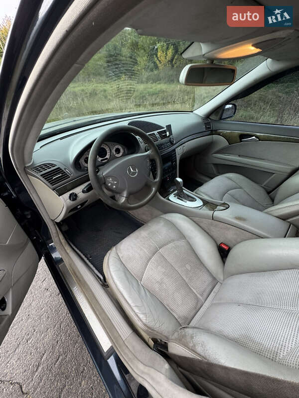 Седан Mercedes-Benz E-Class 2004 в Рівному