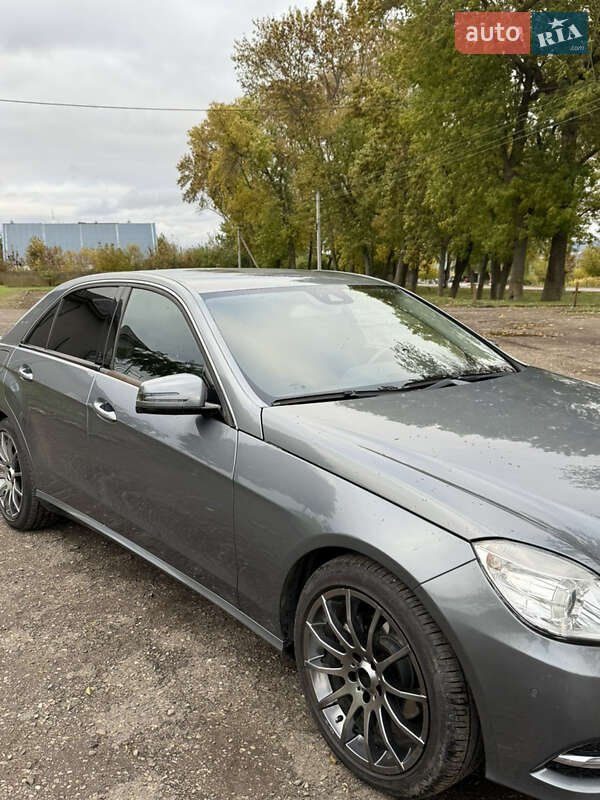 Седан Mercedes-Benz E-Class 2011 в Заставной