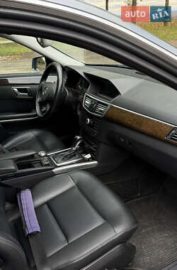 Седан Mercedes-Benz E-Class 2011 в 