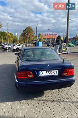 Седан Mercedes-Benz E-Class 1995 в 