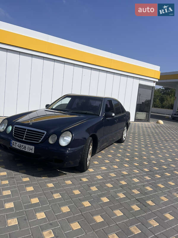 Седан Mercedes-Benz E-Class 2000 в Ивано-Франковске