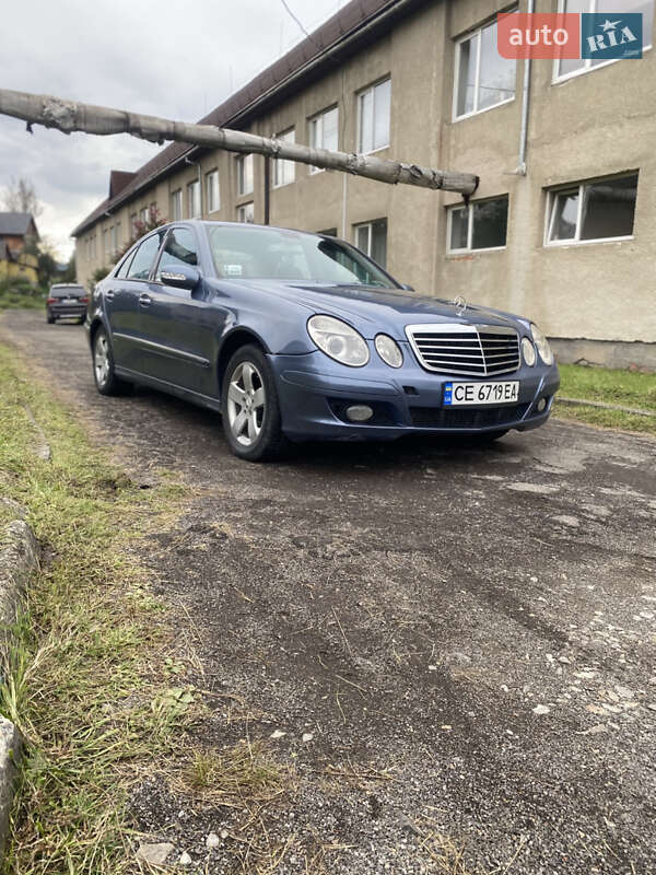 Седан Mercedes-Benz E-Class 2003 в Рахове