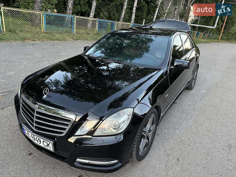 Седан Mercedes-Benz E-Class 2011 в Заставній фото 23 Седан Mercedes-Benz E-Class 2011 в Заставній