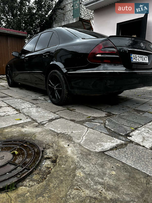 Седан Mercedes-Benz E-Class 2002 в Житомире