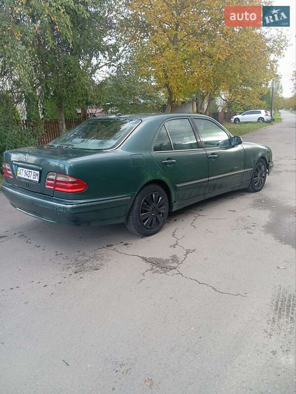 Седан Mercedes-Benz E-Class 1999 в Калуші