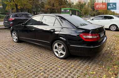 Седан Mercedes-Benz E-Class 2011 в  фото 4 Седан Mercedes-Benz E-Class 2011 в