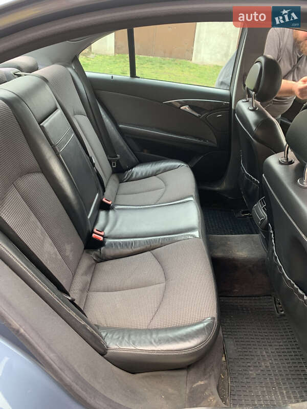 Седан Mercedes-Benz E-Class 2003 в Одессе